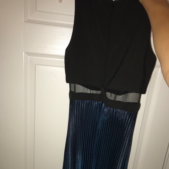 Formal Dress - Picture 5 of 7